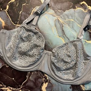 Victoria’s Secret Dream Angels unlined bra